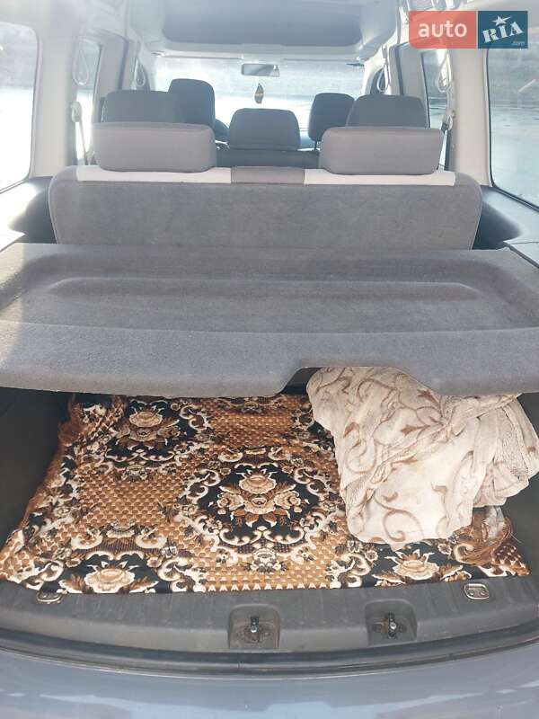 Минивэн Volkswagen Caddy 2011 в Киеве