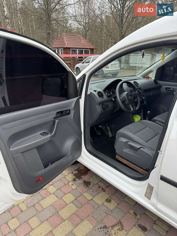 Грузовой фургон Volkswagen Caddy 2011 в Олевске