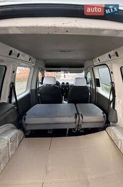 Минивэн Volkswagen Caddy 2010 в 