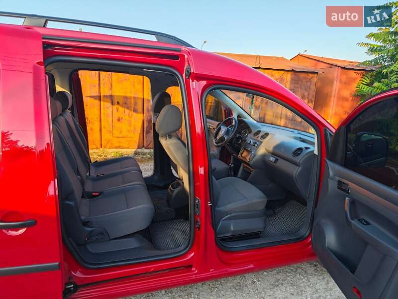 Мінівен Volkswagen Caddy 2014 в Запоріжжі