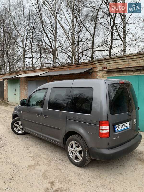 Мінівен Volkswagen Caddy 2014 в 