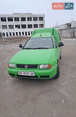 Вантажний фургон Volkswagen Caddy 2003 в Сарнах