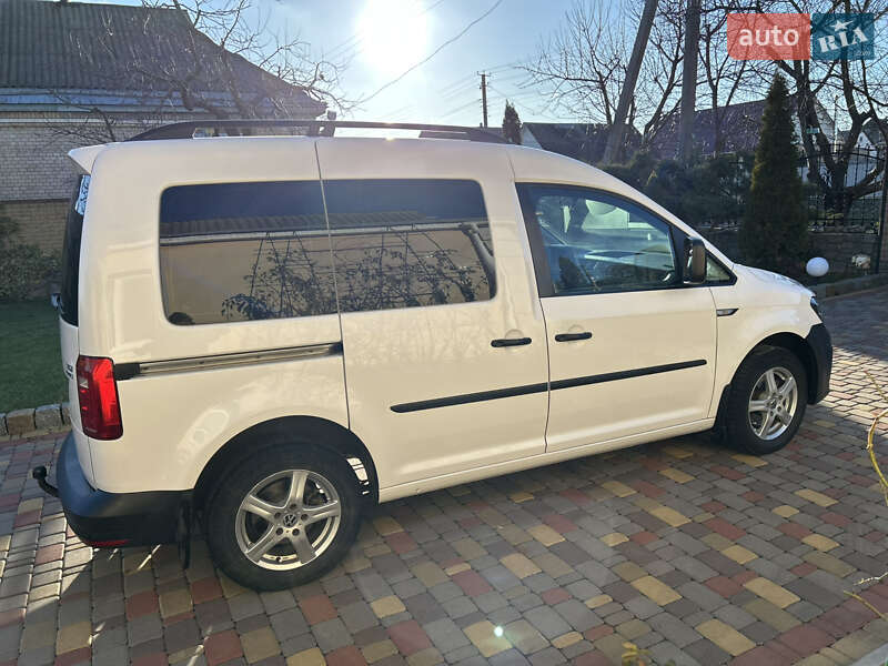 Мінівен Volkswagen Caddy 2015 в Умані