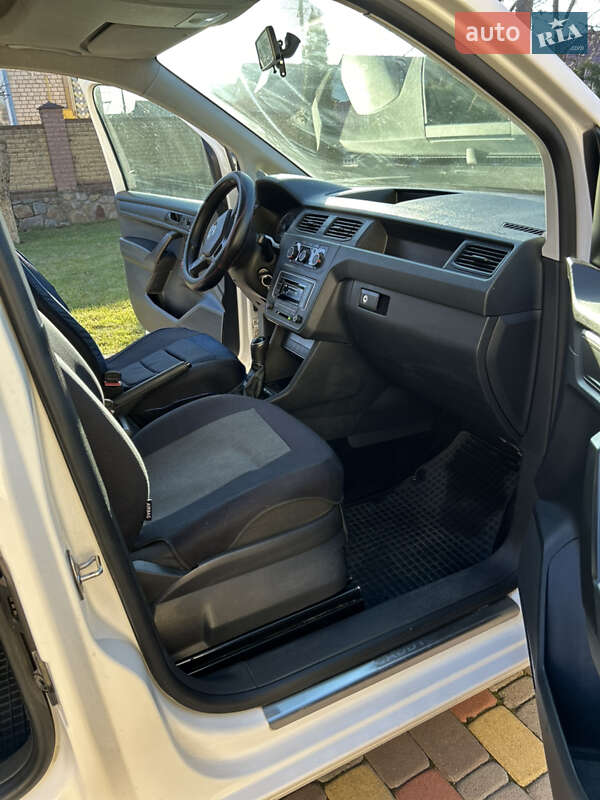 Мінівен Volkswagen Caddy 2015 в Умані