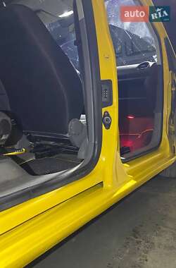 Минивэн Volkswagen Caddy 2005 в 