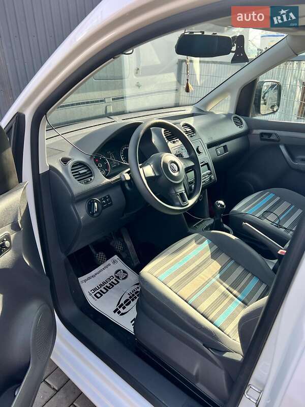Мінівен Volkswagen Caddy 2015 в 