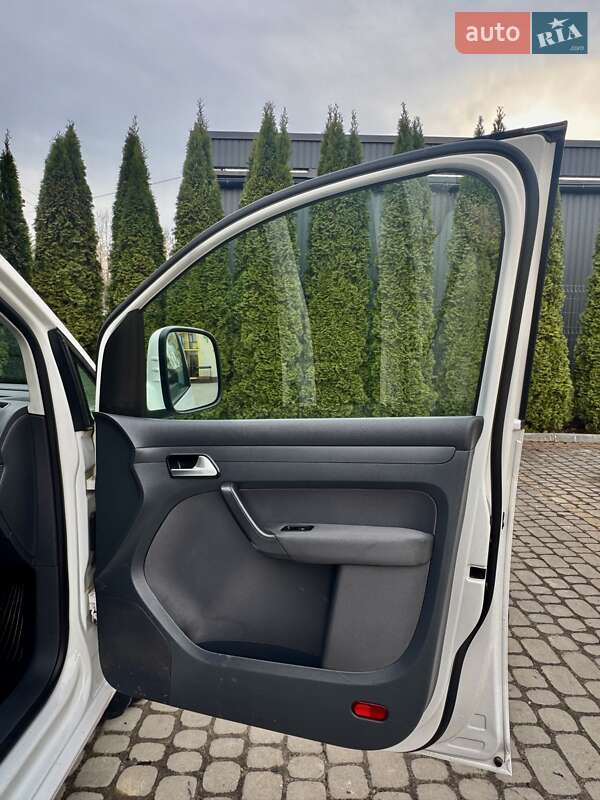 Минивэн Volkswagen Caddy 2015 в Трускавце