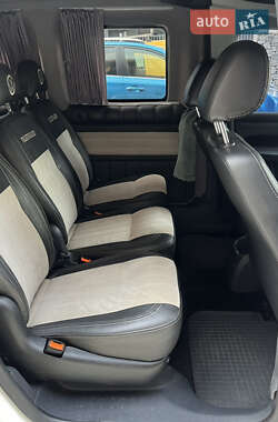 Минивэн Volkswagen Caddy 2011 в 