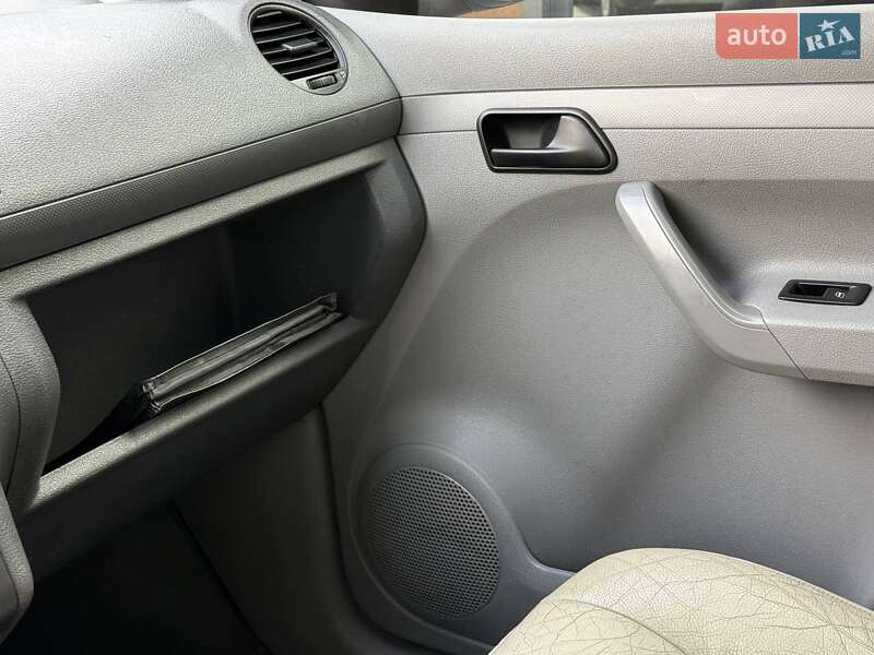 Мінівен Volkswagen Caddy 2010 в Рівному