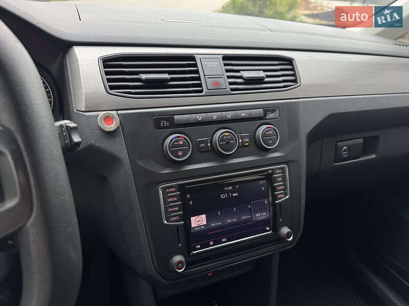 Минивэн Volkswagen Caddy 2016 в Хмельницком