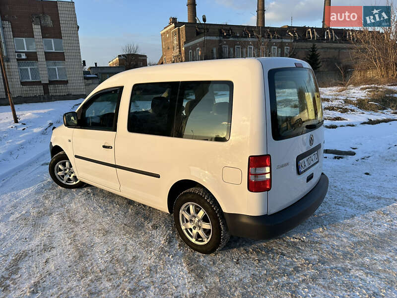 Минивэн Volkswagen Caddy 2011 в Киеве