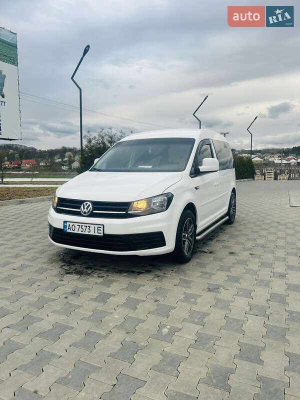 Мінівен Volkswagen Caddy 2016 в Іршаві