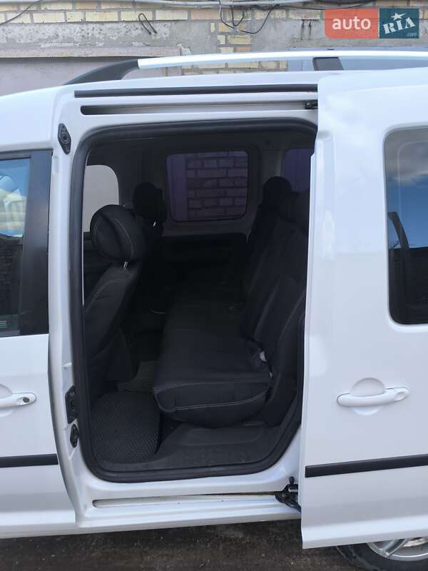 Мінівен Volkswagen Caddy 2012 в Києві