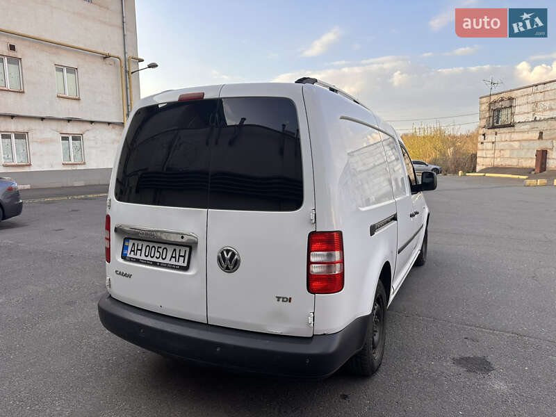 Грузовой фургон Volkswagen Caddy 2013 в Кривом Роге