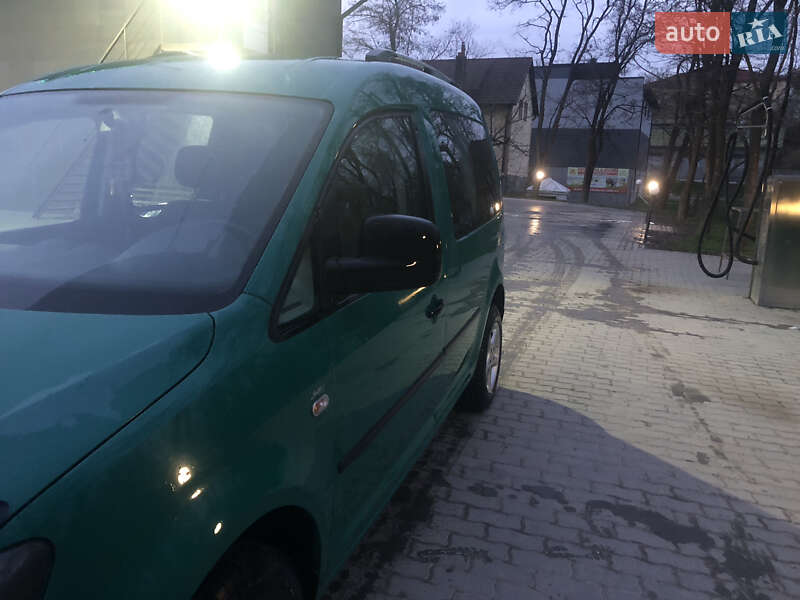 Мінівен Volkswagen Caddy 2012 в 