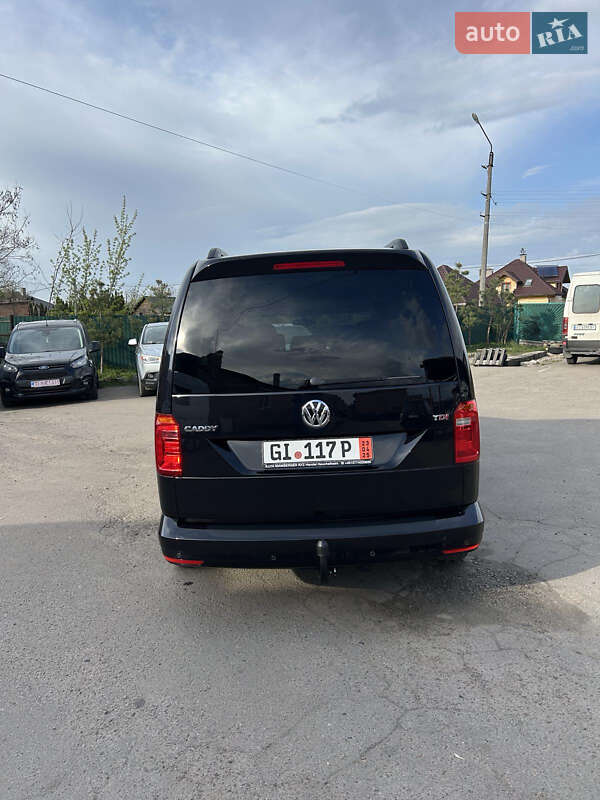 Мінівен Volkswagen Caddy 2016 в Нововолинську