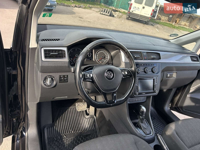 Мінівен Volkswagen Caddy 2016 в Нововолинську