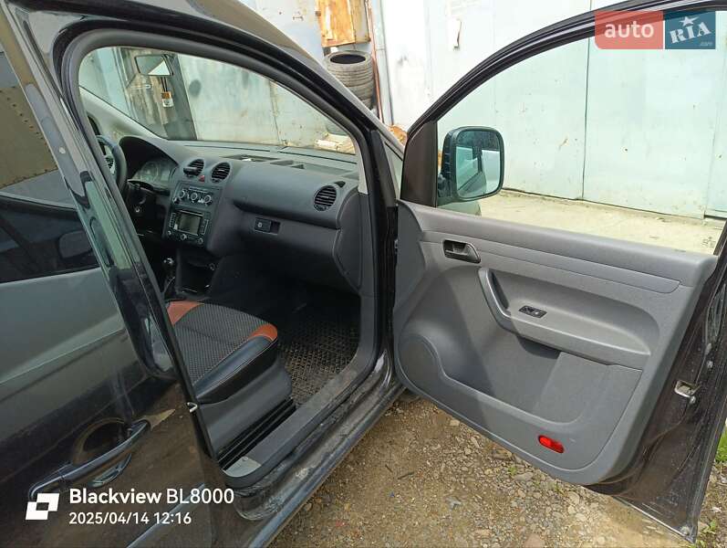 Минивэн Volkswagen Caddy 2010 в Черновцах