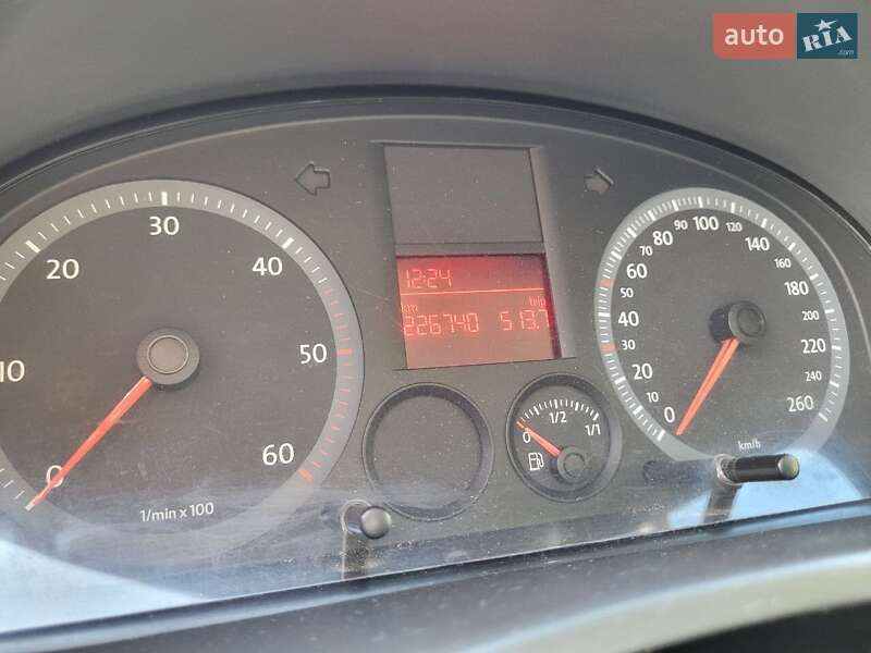 Минивэн Volkswagen Caddy 2010 в Киеве