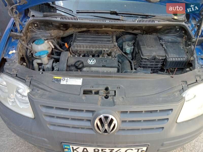 Минивэн Volkswagen Caddy 2010 в Киеве