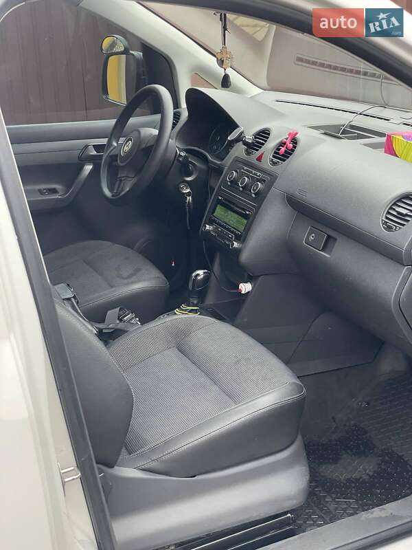 Минивэн Volkswagen Caddy 2014 в Хмельницком