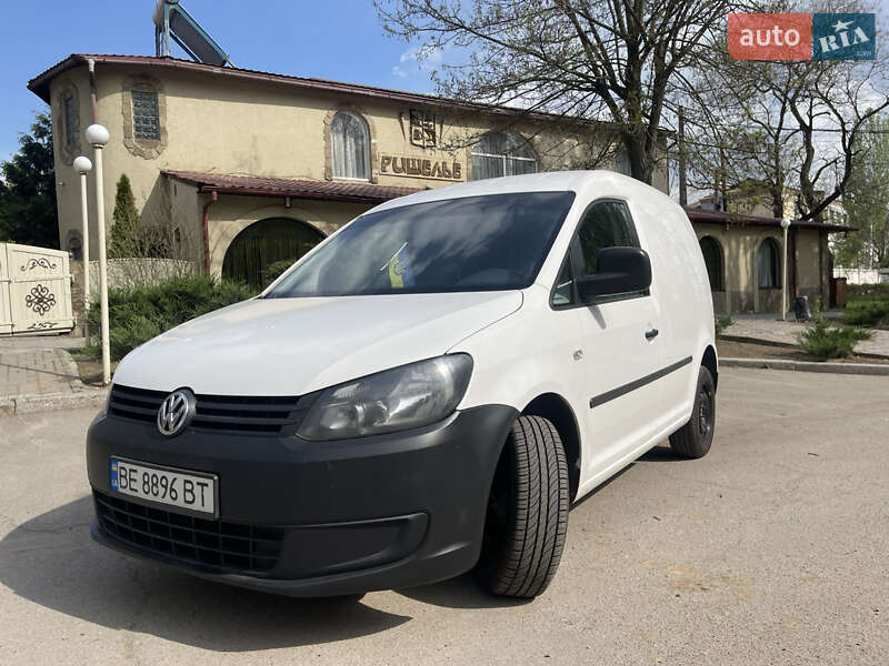 Грузовой фургон Volkswagen Caddy 2013 в Николаеве
