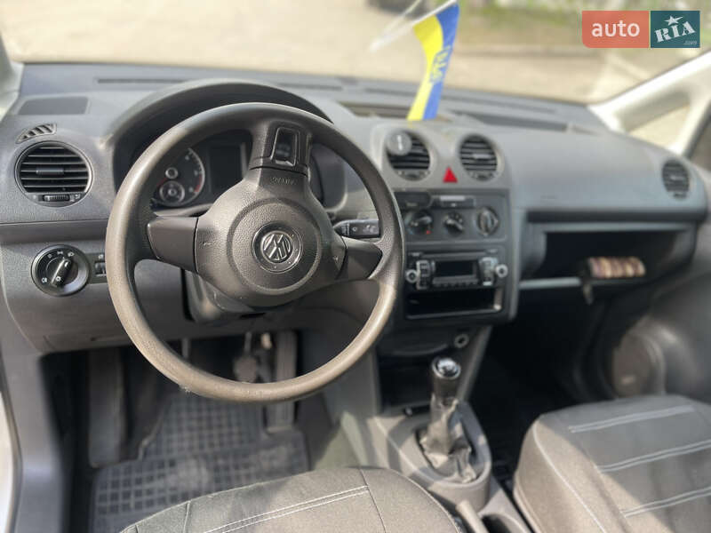 Грузовой фургон Volkswagen Caddy 2013 в Николаеве