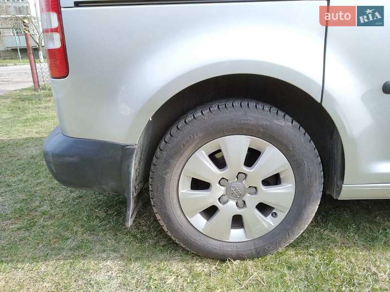 Мінівен Volkswagen Caddy 2011 в Бучі