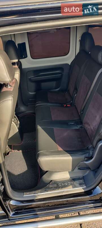 Минивэн Volkswagen Caddy 2016 в Ужгороде
