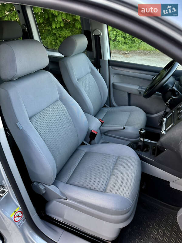 Минивэн Volkswagen Caddy 2009 в Шепетовке