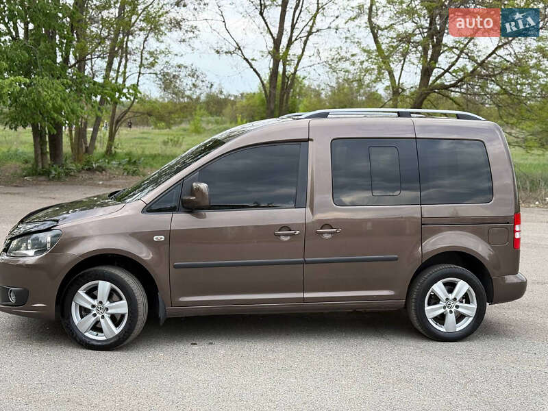 Минивэн Volkswagen Caddy 2011 в Лубнах