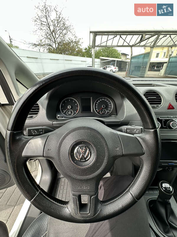 Минивэн Volkswagen Caddy 2014 в Киеве