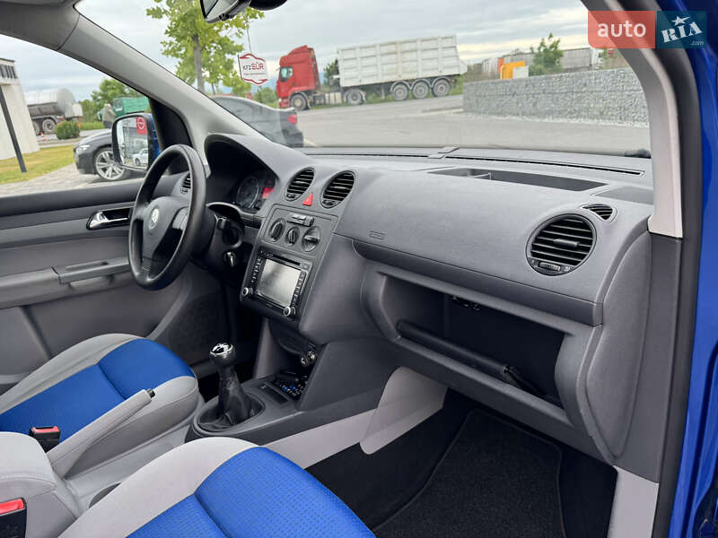 Мінівен Volkswagen Caddy 2010 в Мукачевому