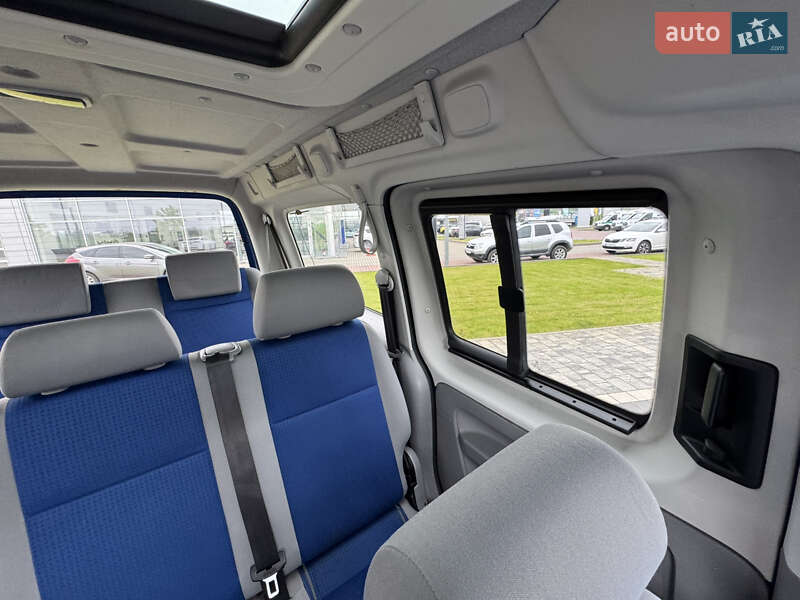 Мінівен Volkswagen Caddy 2010 в Мукачевому