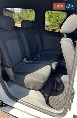 Минивэн Volkswagen Caddy 2011 в 