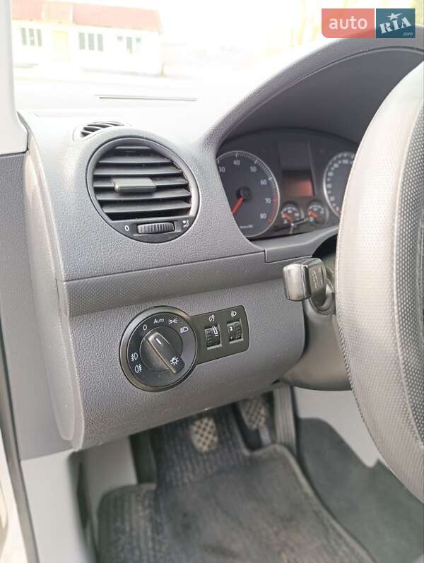 Мінівен Volkswagen Caddy 2009 в Києві