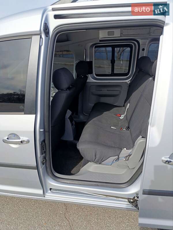 Мінівен Volkswagen Caddy 2009 в Києві