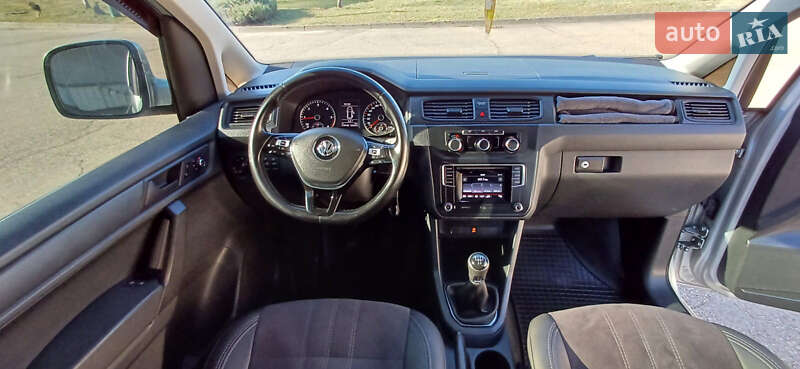 Минивэн Volkswagen Caddy 2015 в Староконстантинове