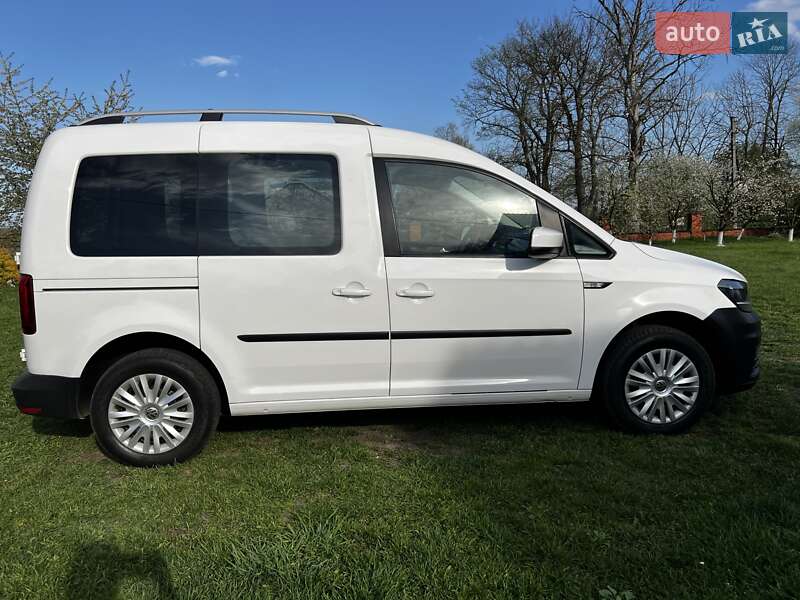 Минивэн Volkswagen Caddy 2016 в Черновцах