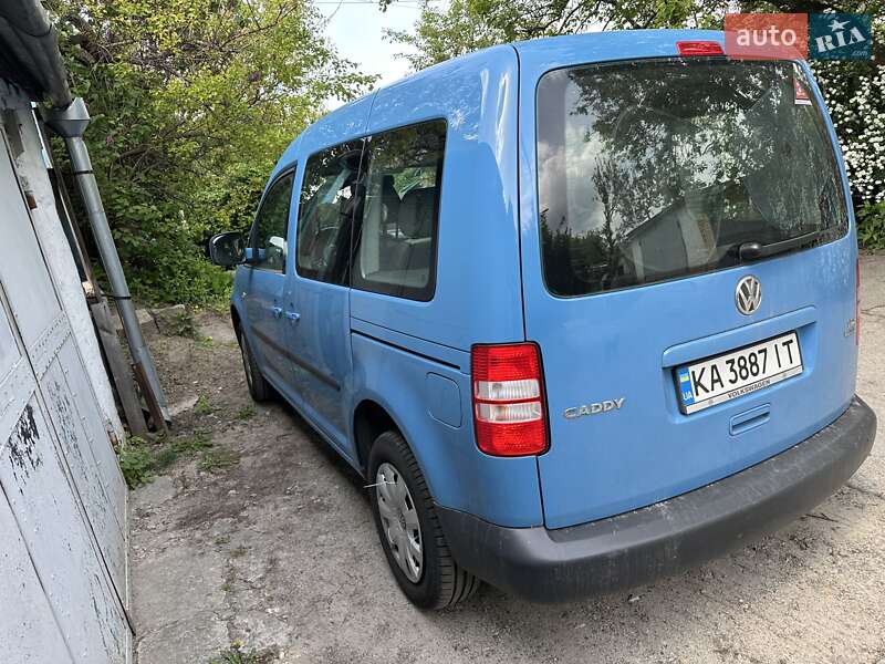 Минивэн Volkswagen Caddy 2011 в Киеве