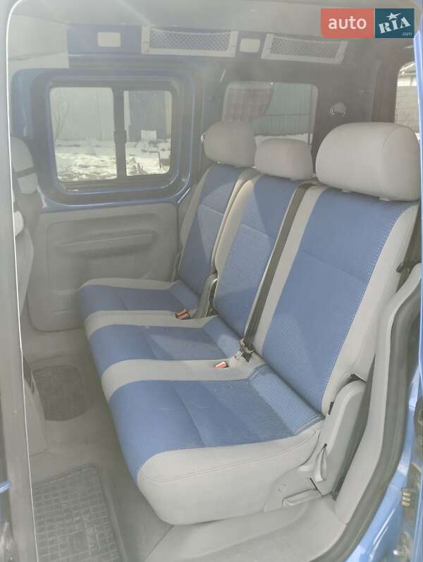 Минивэн Volkswagen Caddy 2005 в Чугуеве