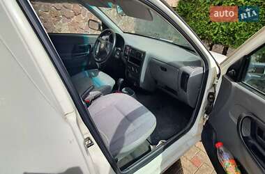 Грузовой фургон Volkswagen Caddy 2002 в 
