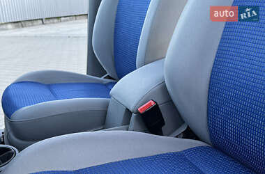 Мінівен Volkswagen Caddy 2005 в 