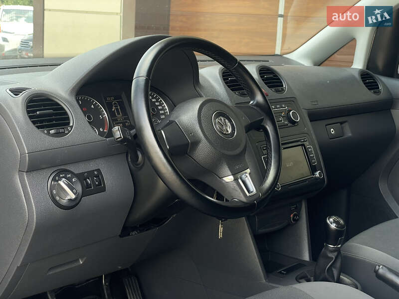 Минивэн Volkswagen Caddy 2015 в Бердичеве