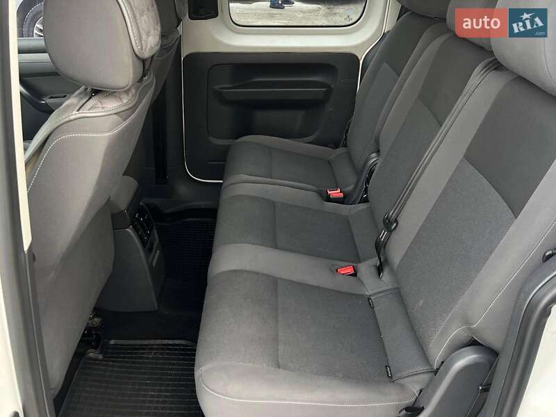 Мінівен Volkswagen Caddy 2015 в Львові