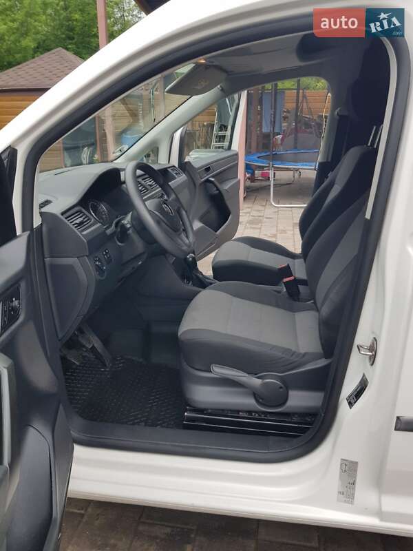 Вантажний фургон Volkswagen Caddy 2018 в Рівному