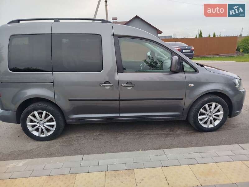 Мінівен Volkswagen Caddy 2013 в Нововолинську