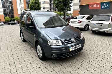 Минивэн Volkswagen Caddy 2010 в 