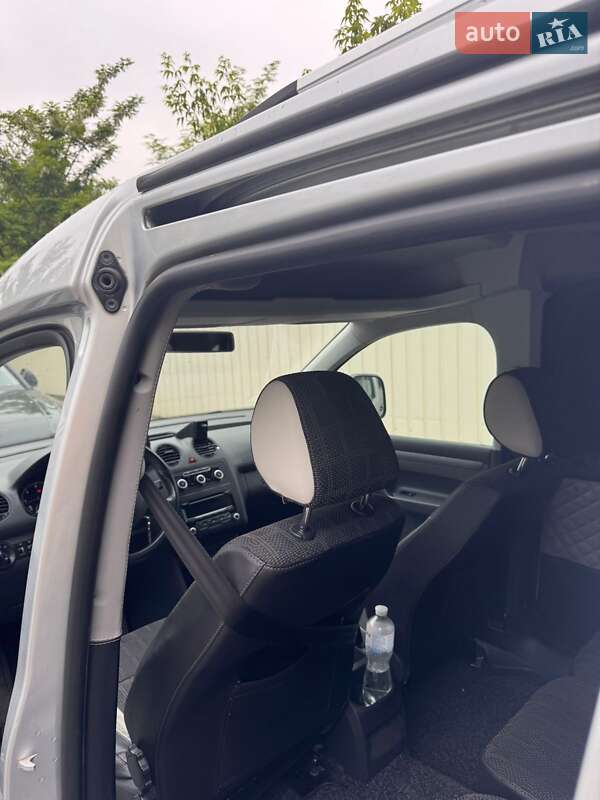 Мінівен Volkswagen Caddy 2014 в Благовіщенську