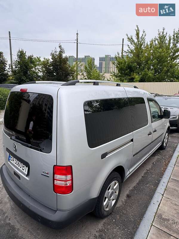 Мінівен Volkswagen Caddy 2014 в Благовіщенську